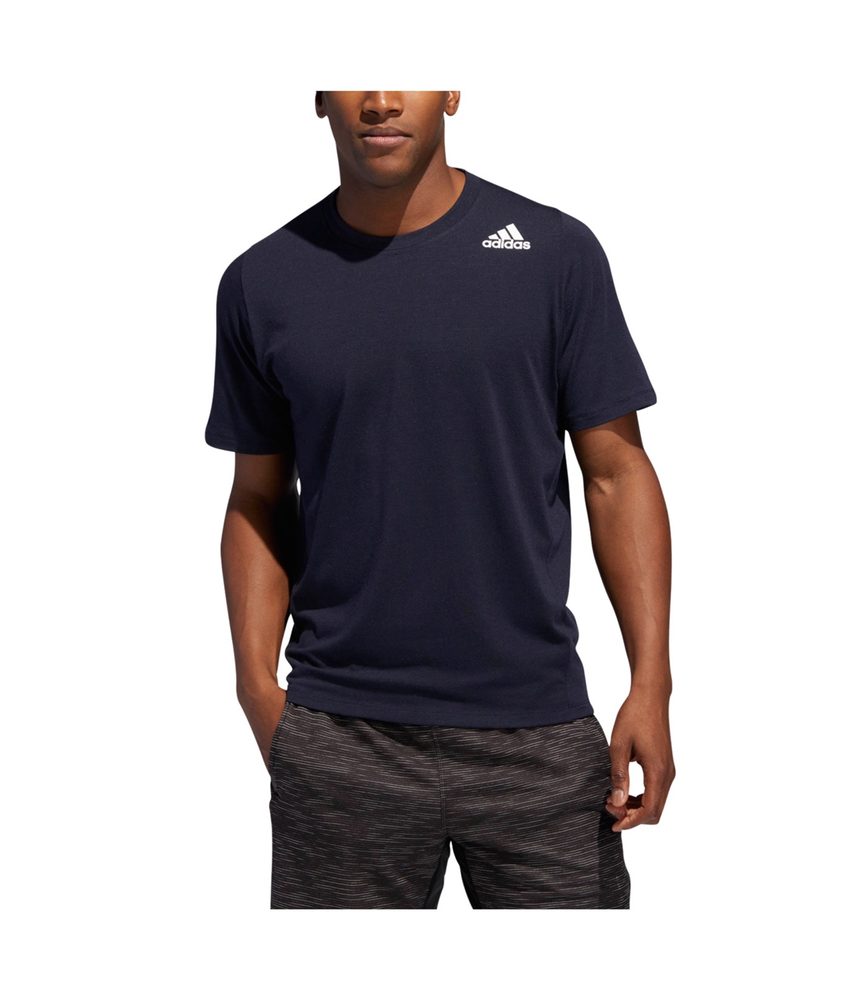 Мужская базовая футболка Adidas Technical Freelift темно-синий M 3090₽